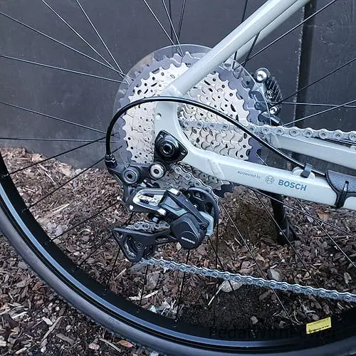 Close up of the rear derailleur on the Diamondback Current 2022