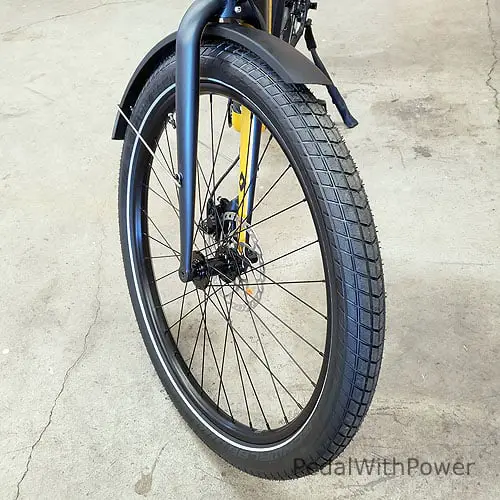 Front wheel on the Diamondback Union 2 2022