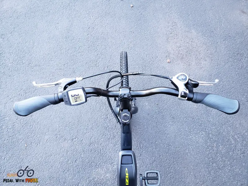 Handlebars on the Izip Vibe 2021 from the top down